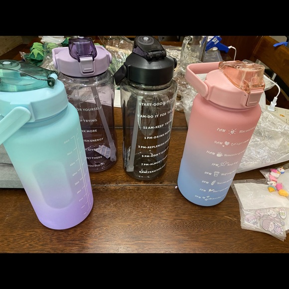 Water bottles (not glass) - Picture 2 of 8